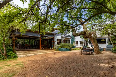 Da Loose Mongoose | Restaurant, Guest House & Events